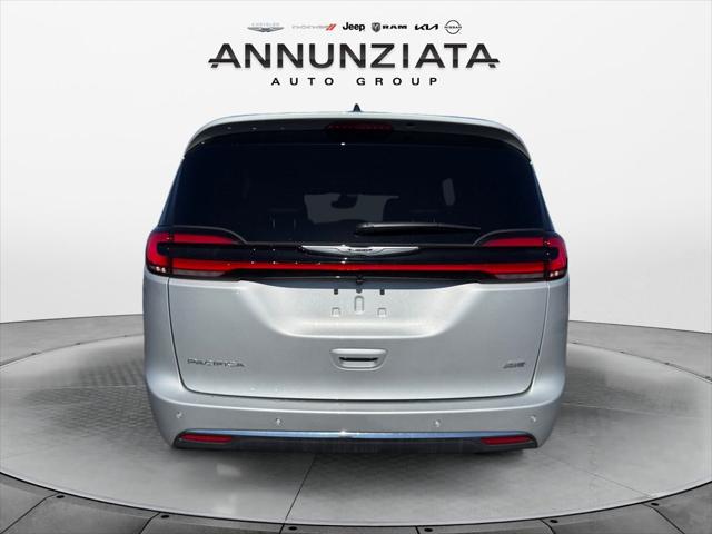 2026 Chrysler Pacifica Select AWD