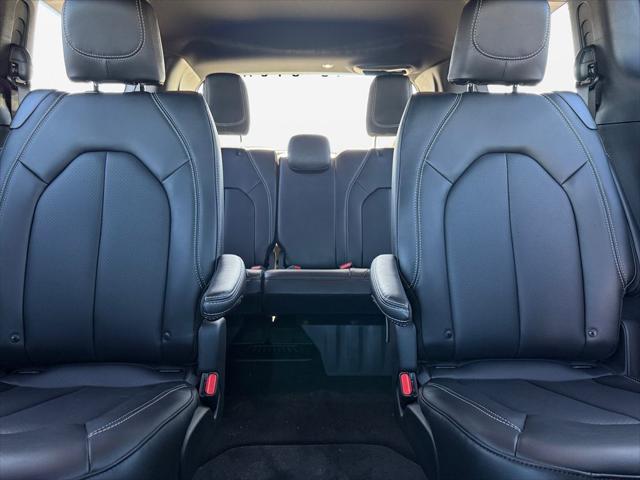 2026 Chrysler Pacifica Select AWD