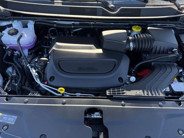 2026 Chrysler Pacifica Select AWD