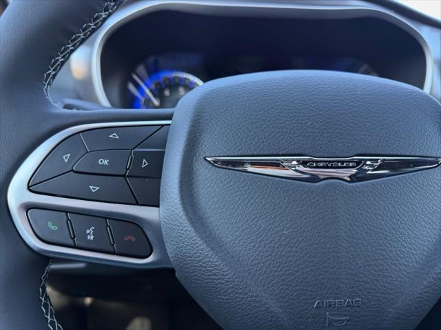 2026 Chrysler Pacifica Select AWD