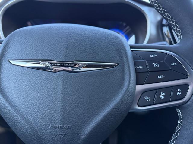 2026 Chrysler Pacifica Select AWD
