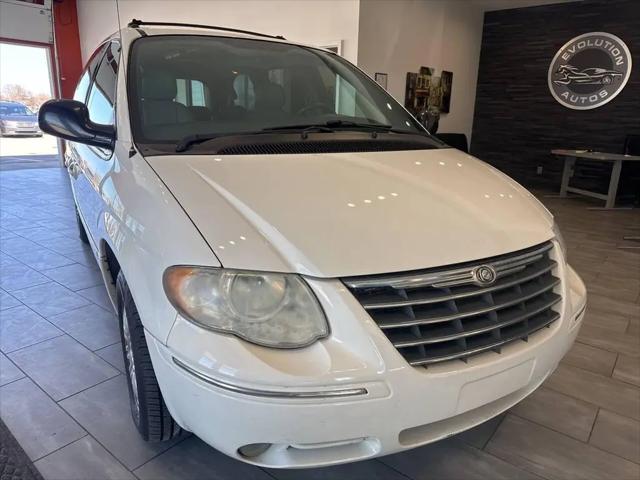 2005 Chrysler Town & Country Touring for sale in Whiteland, IN