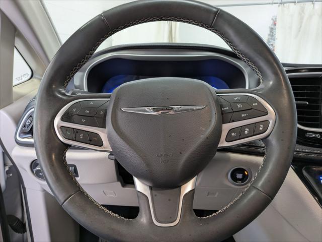 2024 Chrysler Pacifica Hybrid Select