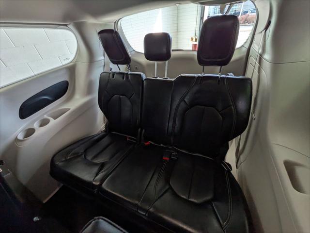 2024 Chrysler Pacifica Hybrid Select