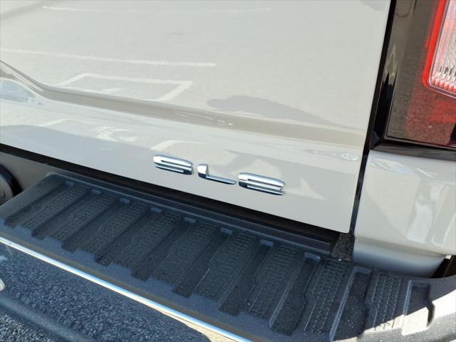 2026 GMC Sierra 2500HD Crew Cab, Standard Bed, SLE, 4WD