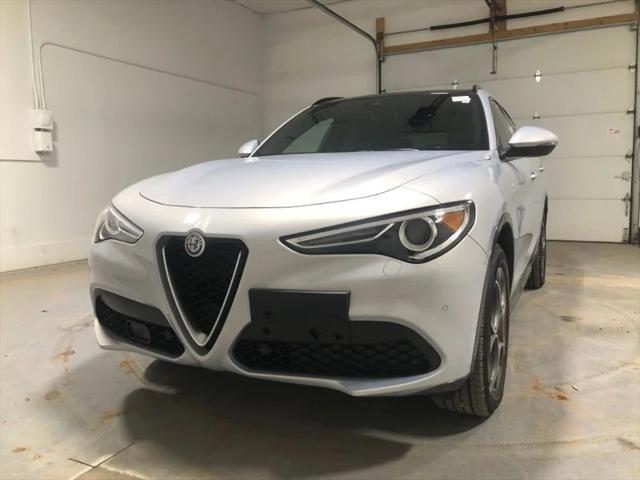 2022 Alfa Romeo Stelvio Ti AWD 2022 Alfa Romeo Stelvio Ti AWD