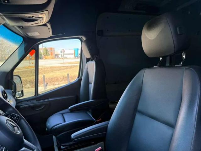 2023 Mercedes-Benz Sprinter 2500 High Roof 4-Cyl Diesel HO