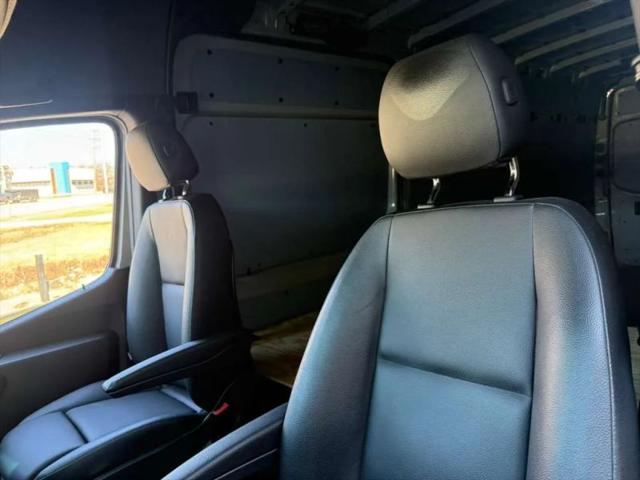 2023 Mercedes-Benz Sprinter 2500 High Roof 4-Cyl Diesel HO