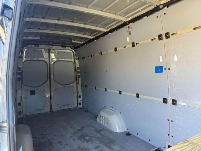 2023 Mercedes-Benz Sprinter 2500 High Roof 4-Cyl Diesel HO