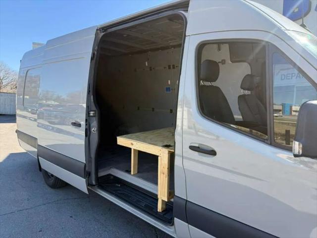 2023 Mercedes-Benz Sprinter 2500 High Roof 4-Cyl Diesel HO