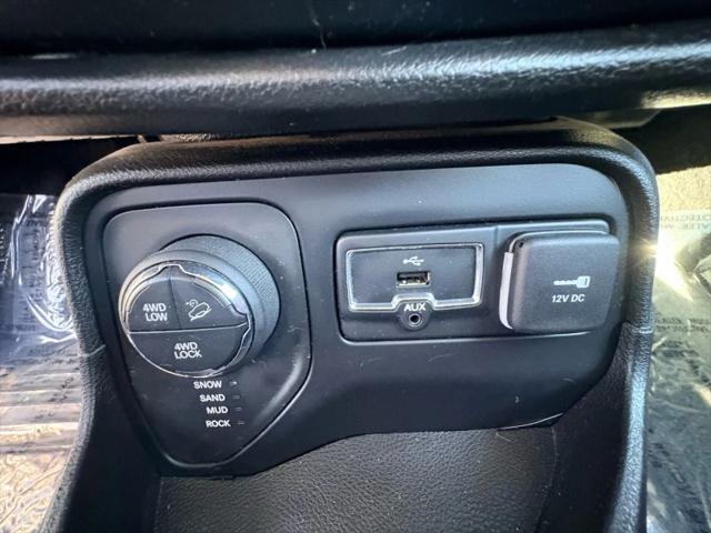 2017 Jeep Renegade Deserthawk 4x4