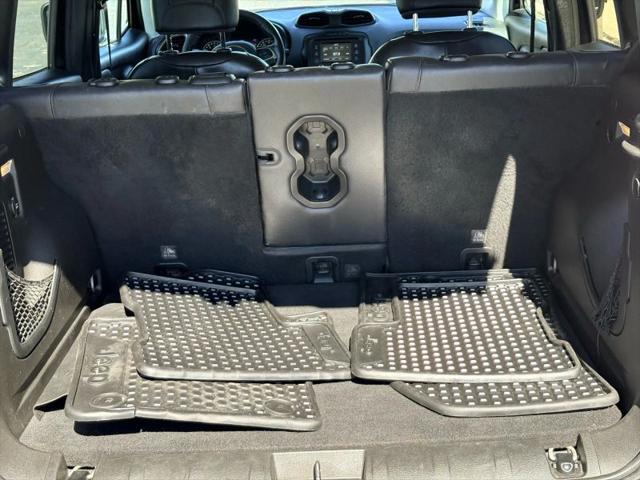 2017 Jeep Renegade Deserthawk 4x4
