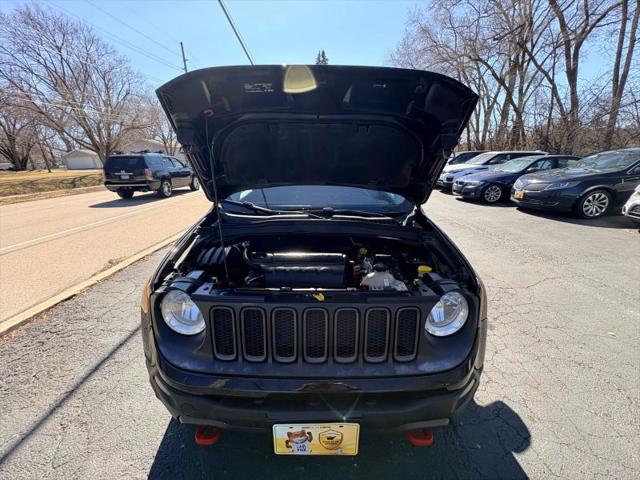 2017 Jeep Renegade Deserthawk 4x4
