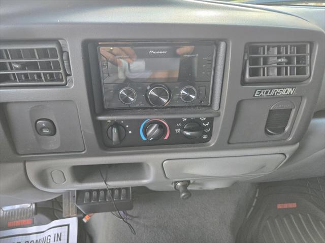 2004 Ford Excursion XLT