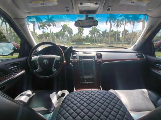 2007 Cadillac Escalade Standard