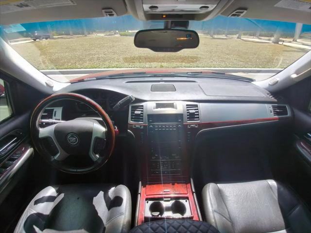 2007 Cadillac Escalade Standard