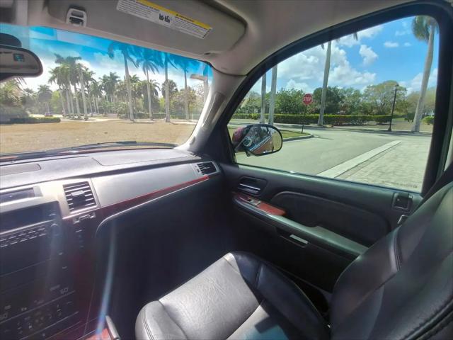 2007 Cadillac Escalade Standard