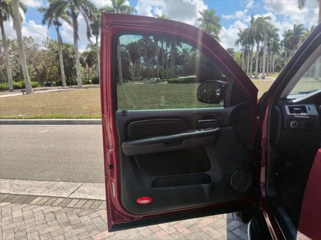 2007 Cadillac Escalade Standard