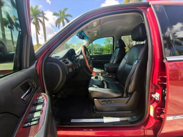 2007 Cadillac Escalade Standard