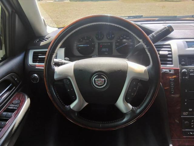 2007 Cadillac Escalade Standard