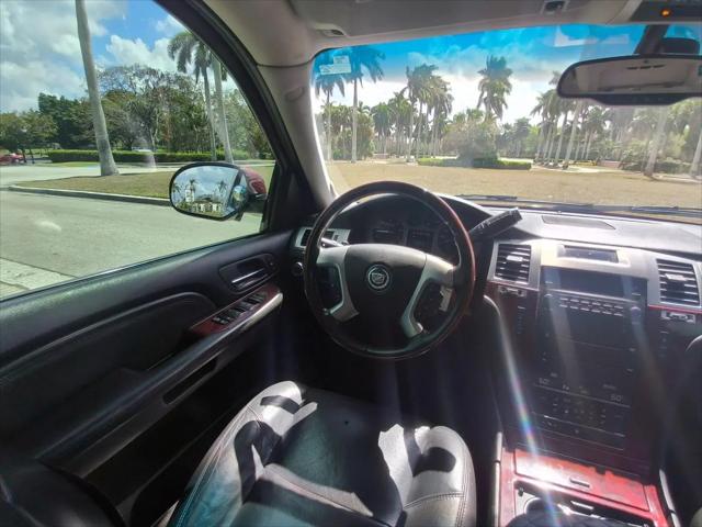 2007 Cadillac Escalade Standard