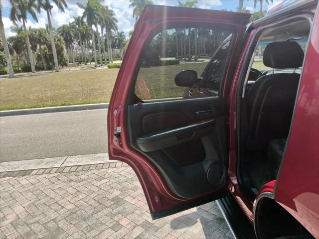 2007 Cadillac Escalade Standard