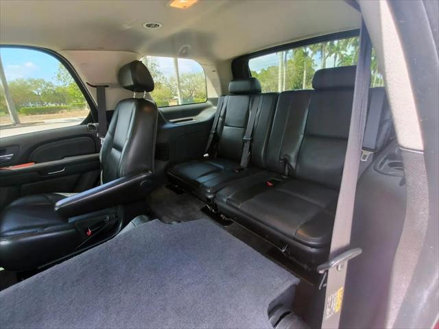 2007 Cadillac Escalade Standard