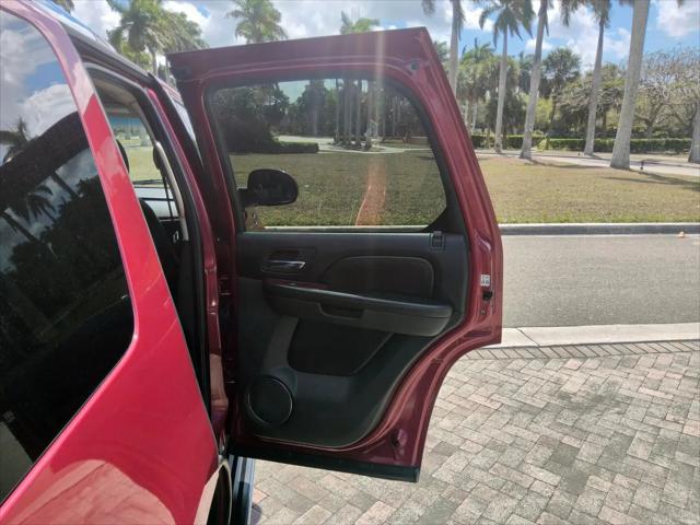 2007 Cadillac Escalade Standard