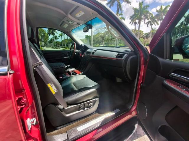 2007 Cadillac Escalade Standard