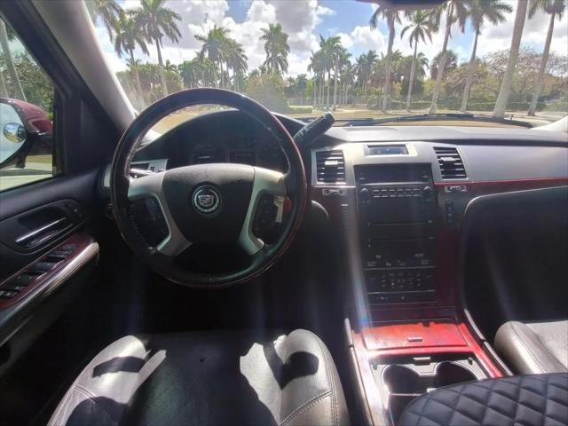 2007 Cadillac Escalade Standard