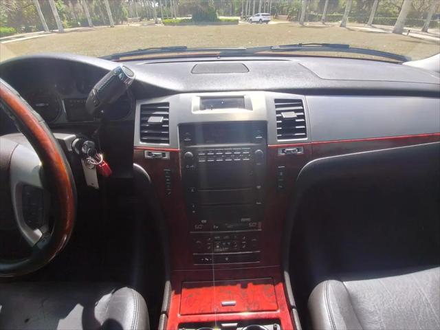 2007 Cadillac Escalade Standard