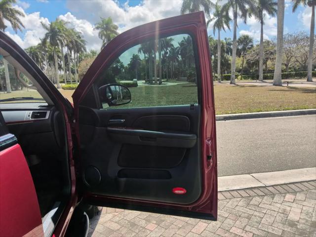 2007 Cadillac Escalade Standard