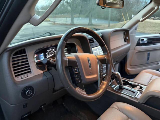 2015 Lincoln Navigator L Base