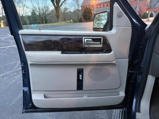 2015 Lincoln Navigator L Base