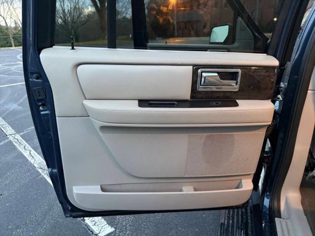2015 Lincoln Navigator L Base