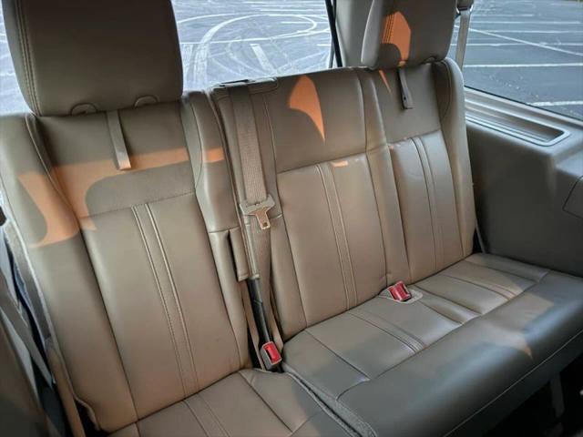 2015 Lincoln Navigator L Base