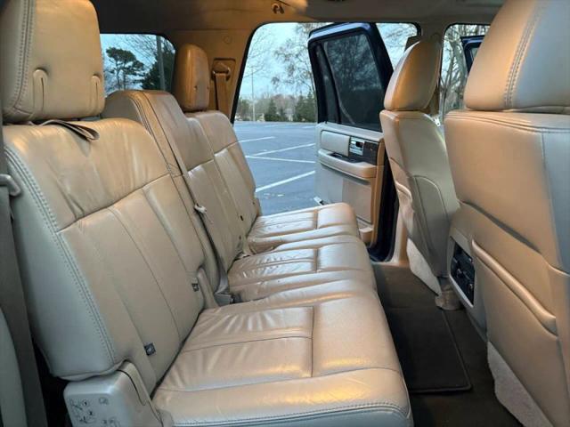 2015 Lincoln Navigator L Base