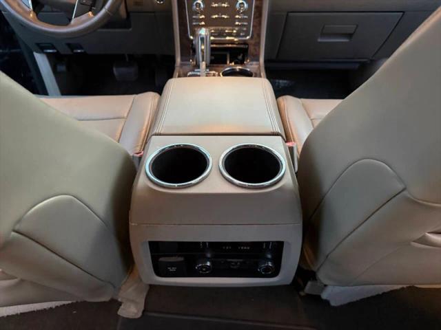 2015 Lincoln Navigator L Base