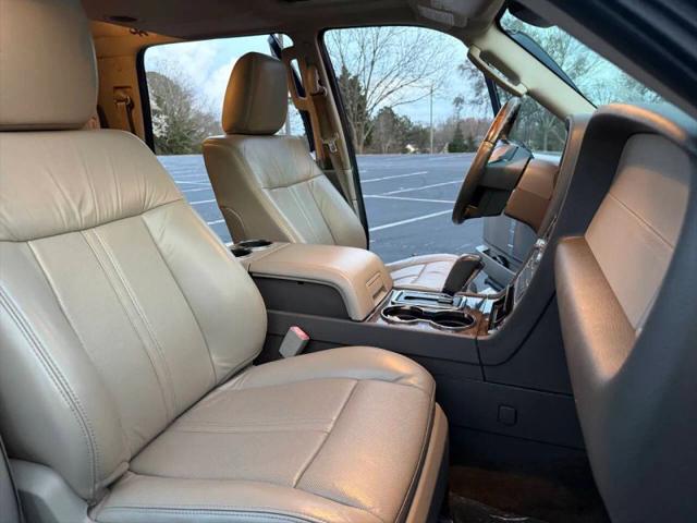 2015 Lincoln Navigator L Base