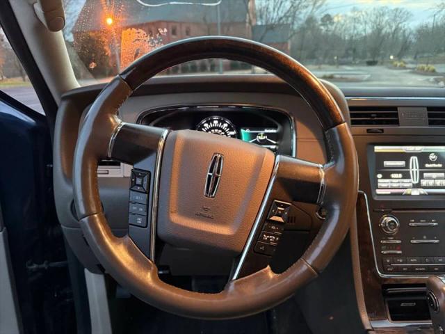 2015 Lincoln Navigator L Base