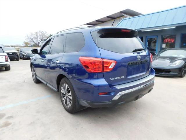 2017 Nissan Pathfinder SV