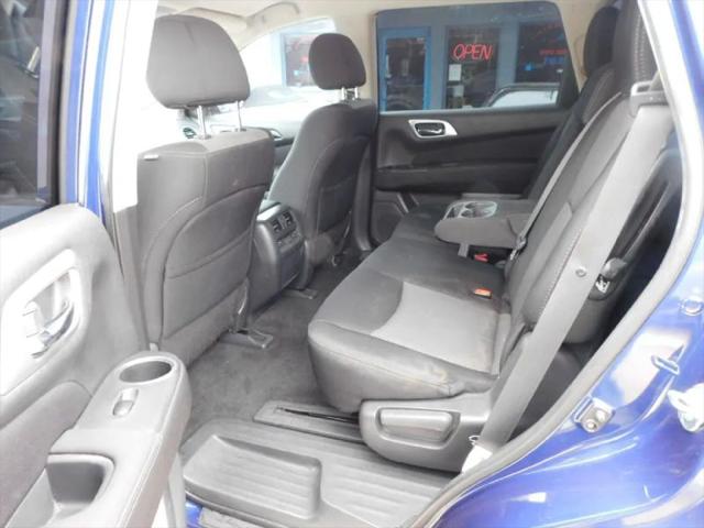 2017 Nissan Pathfinder SV