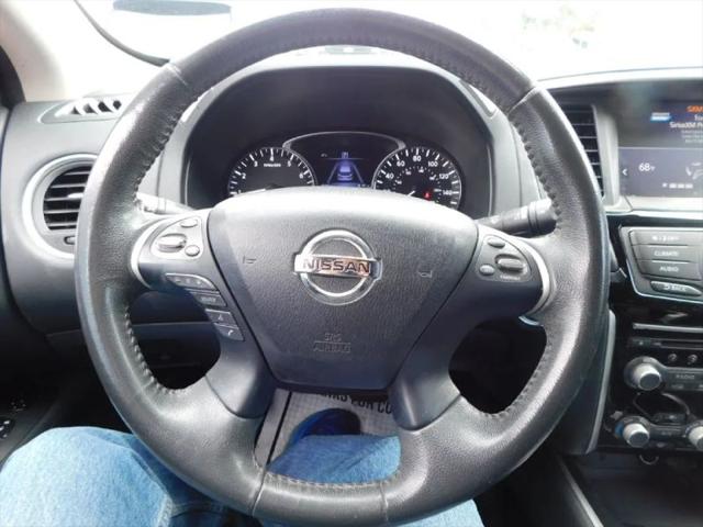 2017 Nissan Pathfinder SV