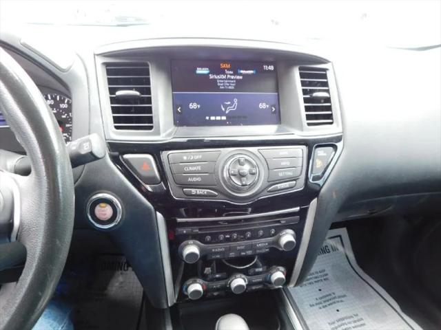 2017 Nissan Pathfinder SV