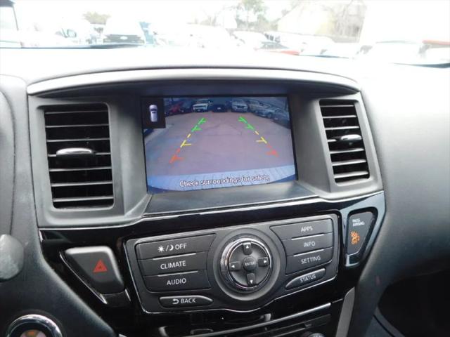 2017 Nissan Pathfinder SV