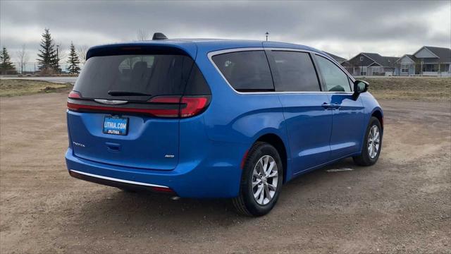 2026 Chrysler Pacifica Select AWD