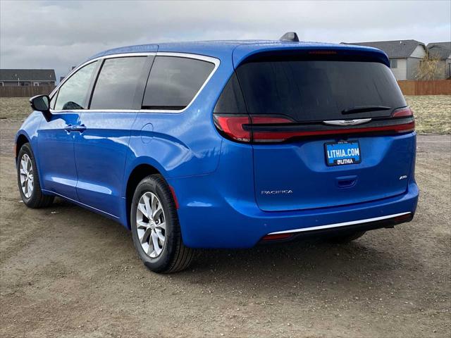 2026 Chrysler Pacifica Select AWD