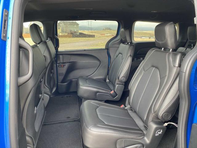 2026 Chrysler Pacifica Select AWD
