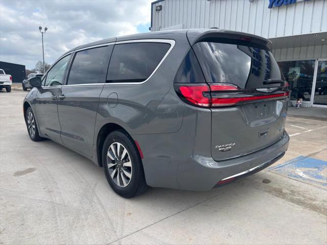 2022 Chrysler Pacifica Hybrid Touring L
