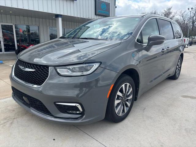 2022 Chrysler Pacifica Hybrid Touring L